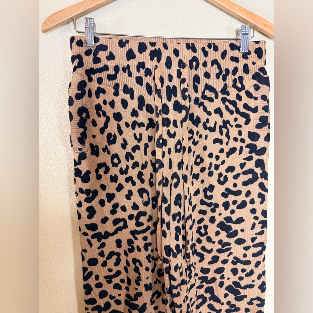 NWT Aqua Tan and Black Leopard Print Joggers size medium - Picture 2 of 8
